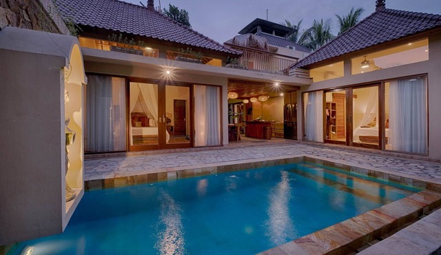 Casual and Attentive Living at 4 BR Villa with Fabulous Spaces at Ubud in Kabupaten Gianyar