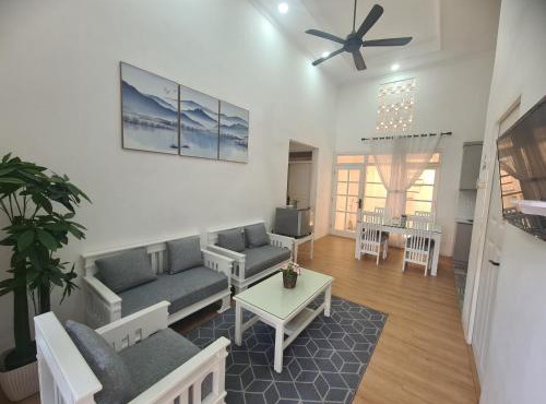 Cemara Homestay in Bantarkamang