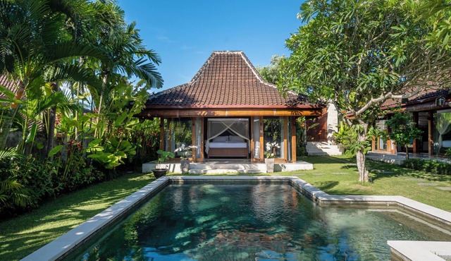 Charming 3-BR villa, large garden and pool, a true hidden gem in Canggu Bali in Bali