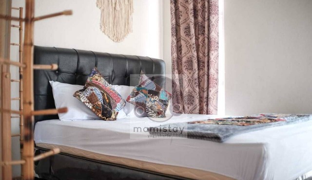 Charming 4-bedroom house with WiFi and AC in lovely Jogja in Jogja