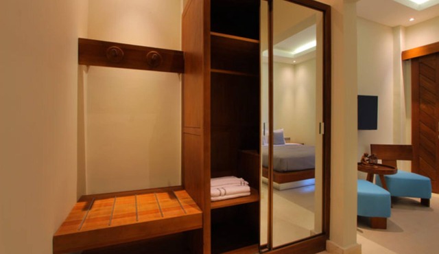 Charming room within walking distance from the shopping area Seminyak in Kerobokan