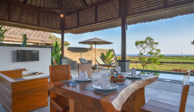 Charming villa 1 Bedroom private pool Vilas near beach in Bali