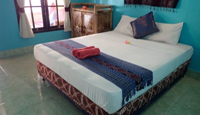 Cheap and Cheerful Queen room for budget travelers in Gili Trawangan