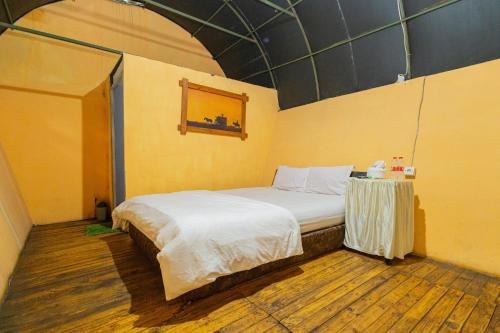 Chikar Glamping At Wisata Coban Talun Mitra RedDoorz in Junggo