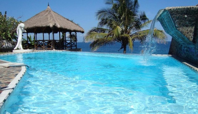 Cliff House on Bali is Unique, above the ocean, the sound of the waves – Unit 7 in Karangasem