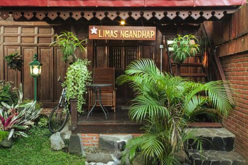 Cokro Hinggil - Traditional View in Sleman