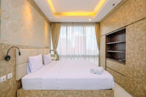 Comfort Stay 2BR with Private Lift at Masterpiece Apartment By Travelio in Jakarta