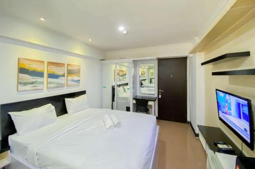 Comfortable Stay Studio at Kebagusan City Apartment By Travelio in Jakarta