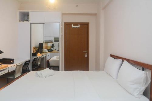 Comfy and Tidy Studio at Cinere Resort Apartment By Travelio in Jakarta