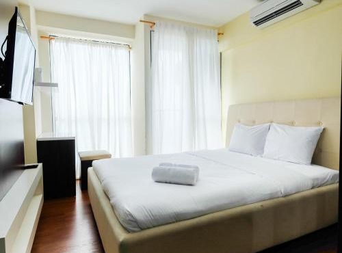 Comfy Studio Tifolia Apartment By Travelio in Jakarta