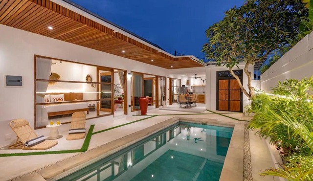 Cosy 2bd Chic Villa with Private Pool in Central Location in Kerobokan