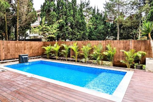 Cottonwood Villa Rotensia BBQ Pool Billyard in Bandung