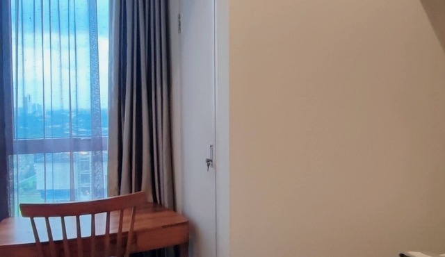 Cozy 2-bedroom apartment in enjoyable Banten with WiFi, fitness room in Banten