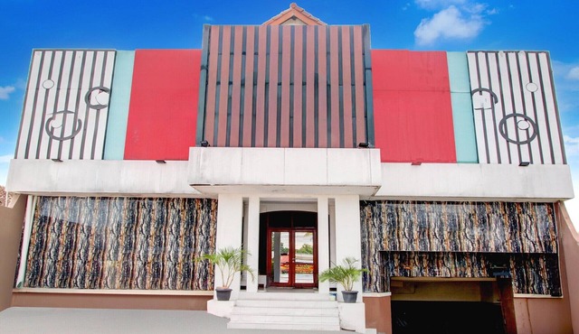 Cozy Double Escape W/Free WiFi and Parking in Yogyakarta