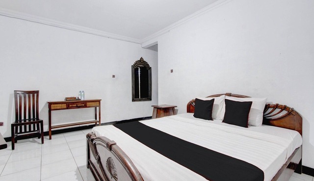 Cozy Double Escape W/Free WiFi and Parking in Yogyakarta