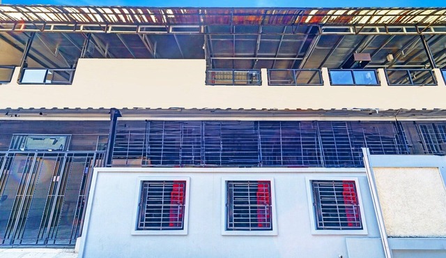 Cozy Double Escape W/Free WiFi and Parking in Bandung