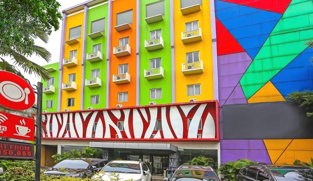 Cozy Double Escape W/Free WiFi and Parking in Jakarta