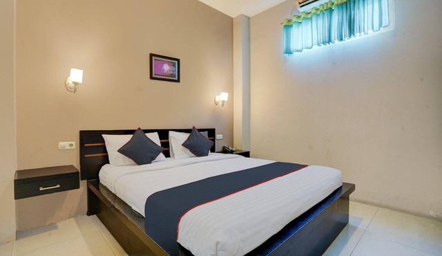 Cozy Double Escape W/Free WiFi and Parking in Padang