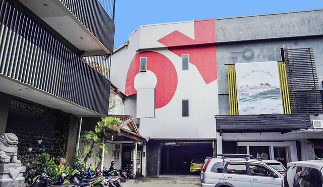 Cozy Double Escape W/Free WiFi and Parking in Makassar