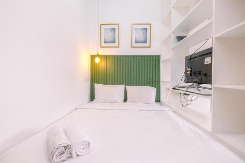 Cozy Living Studio Room Royal Sentul Park Apartment By Travelio in Bogor