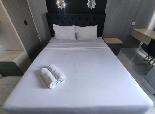 Cozy Living Studio The Alton Apartment By Travelio in Semarang