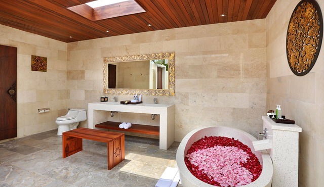 Cozy One Bedroom Suite Villa with a private pool, 5 minutes drive to the beach in Jimbaran