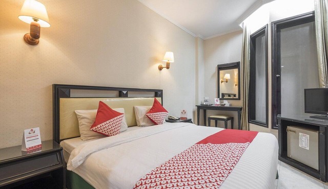 Cozy Stay Steps from Losari Beach in Makassar