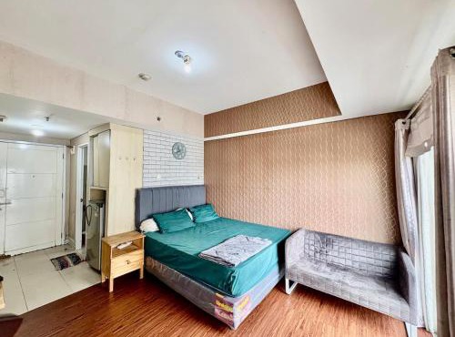 Cozy studio Apt Altiz Bintaro W Pool & Netflix in Pondoklang