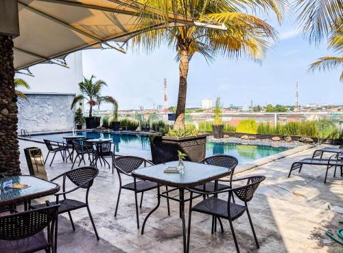 Cozy Studio The Square Surabaya Apartment By Travelio in Surabaya