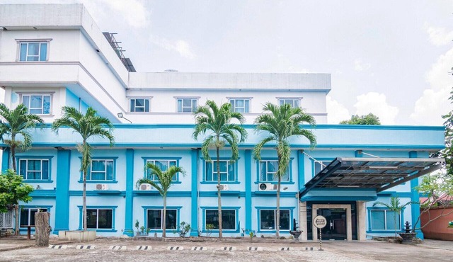 Cozy Twin Escape with Free WiFi and Parking in Pekanbaru