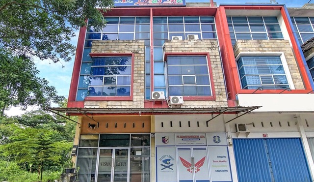 Cozy Twin Escape with Free WiFi and Parking in Pekanbaru