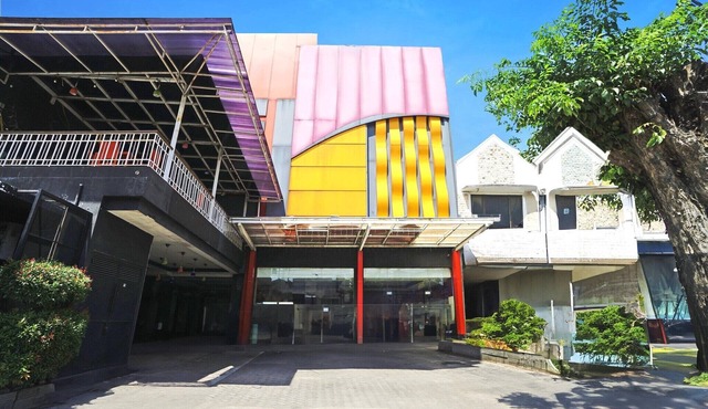 Cozy Twin Escape with Free WiFi and Parking in Malang