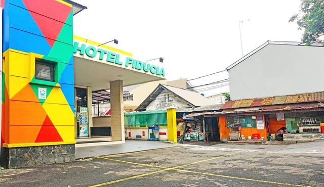 Cozy Twin Escape with Free WiFi and Parking in Jakarta