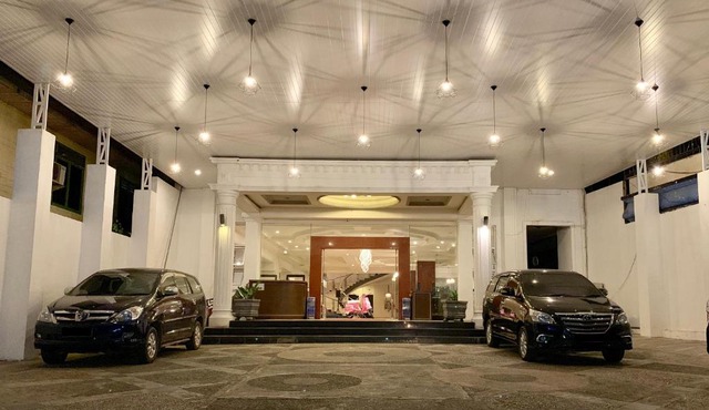 Crown Hotel in Tanjungselor