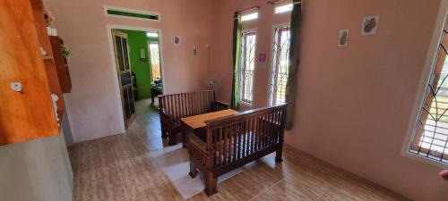 Dam Ri Private 2nd Floor - Near Airport & Batukaras in Cijulang