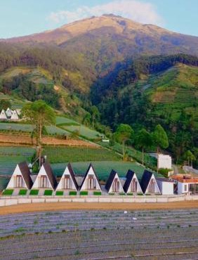 Dcahhya Family Cabin Villa The Sunrise View in Magelang