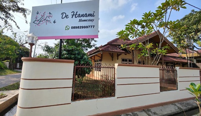 De Hanami Homestay Setrayasa in Cirebon