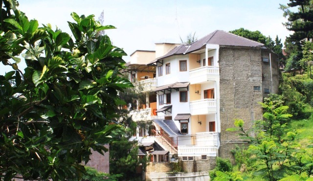 De Hill Villa, home away from home in Bandung