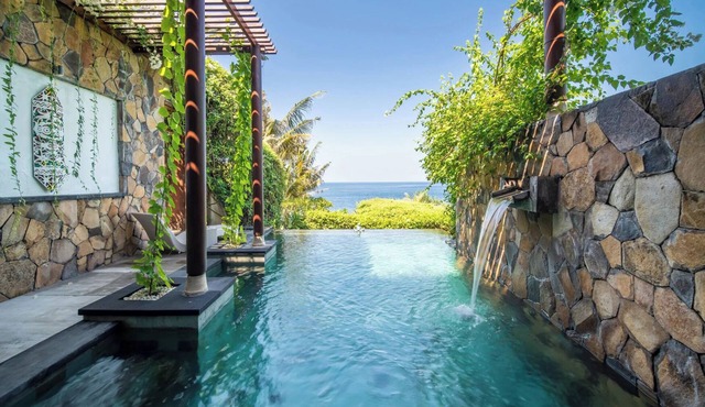 Delight One-Bedroom Villa with Private Pool and Garden in Seraya