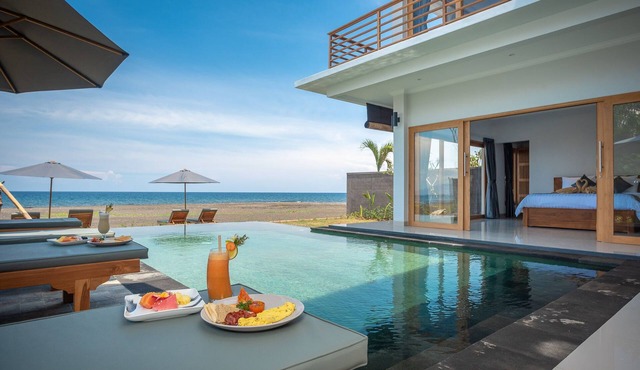 DeLuxe 4BR villa with pool and breathtaking ocean view! in Seririt