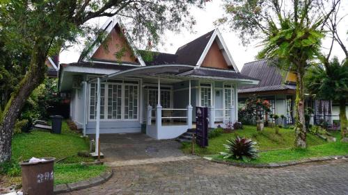 Diyar Villas Puncak M6-11 in Puncak