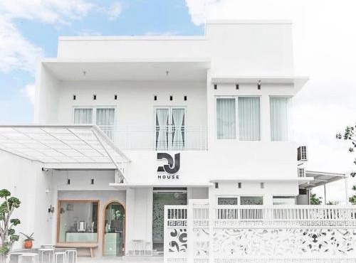 DJ HOUSE Yogyakarta in Piyungan