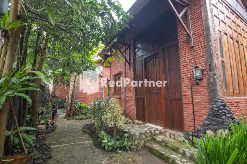 Djawata Resort & Gallery near Desa Wisata Kasongan Yogyakarta RedPartner in Yogyakarta