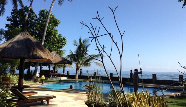 Droomvilla op Bali, direct aan zee in Seririt