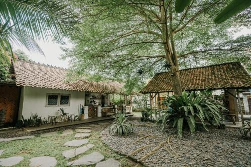 East room at Semadi Living in Darmasaba