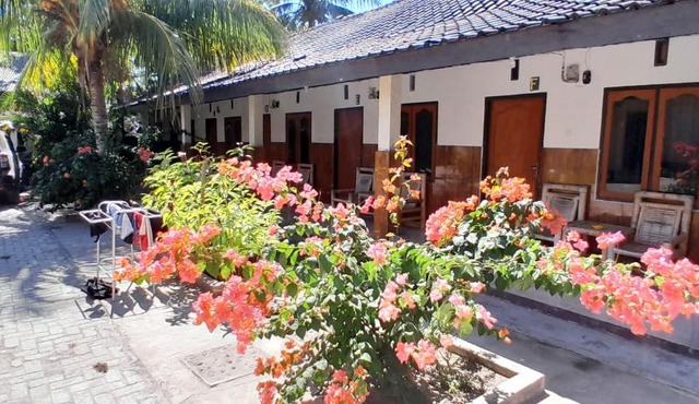 Ekas beach guesthouse and restaurant in Ekas