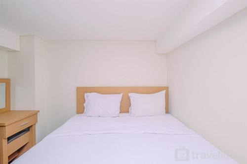 Elegant and Comfy Studio Loft Apple 1 Condovilla Apartment By Travelio in Jakarta
