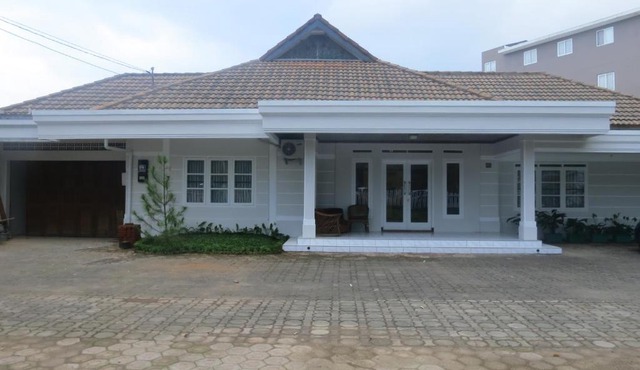 Elenor's Home at Eyckman in Bandung