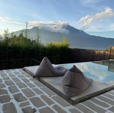 Enla Montana villa private pool and hot spring in Kubupenlokan