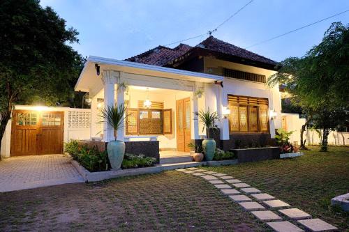 Entire Heritage Villa Family friendly in the Center of Yogya with Swimming Pool - Up to 9 people in Yogyakarta